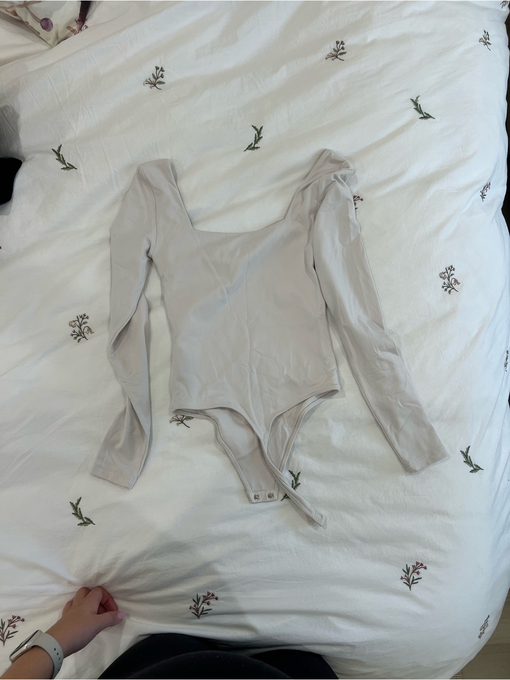Babaton contour long sleeve squareneck bodysuit
